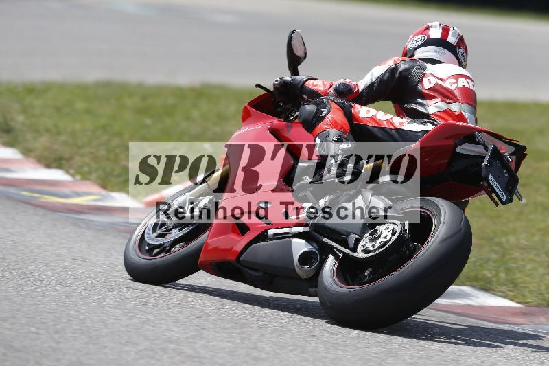 Archiv-2025/27 12.06.2025 Ducati Schweiz Trackday Warmup  ADR/gruen-vert/37